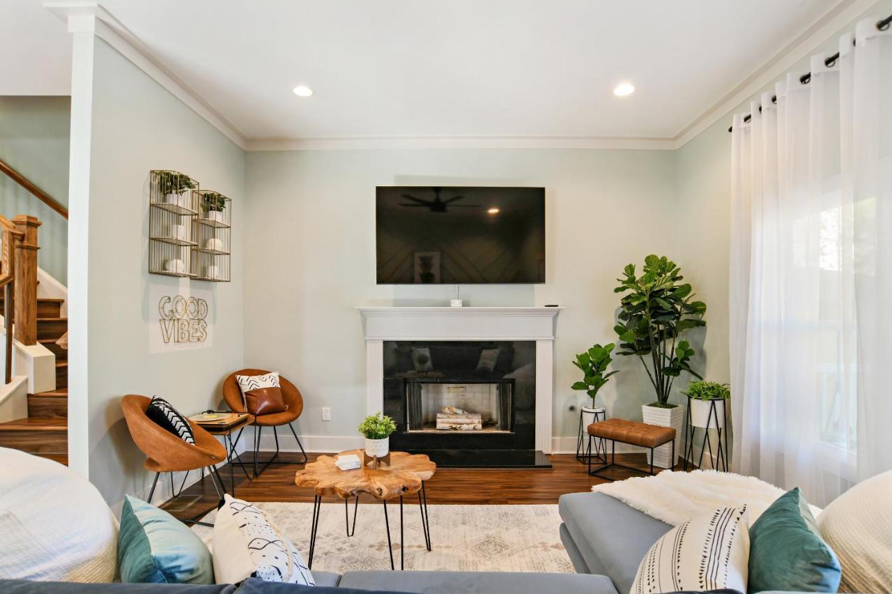 Sun Lit Modern Home With Good Vibes And Lots Of Coffee - Designedbydom Atlanta Exterior foto