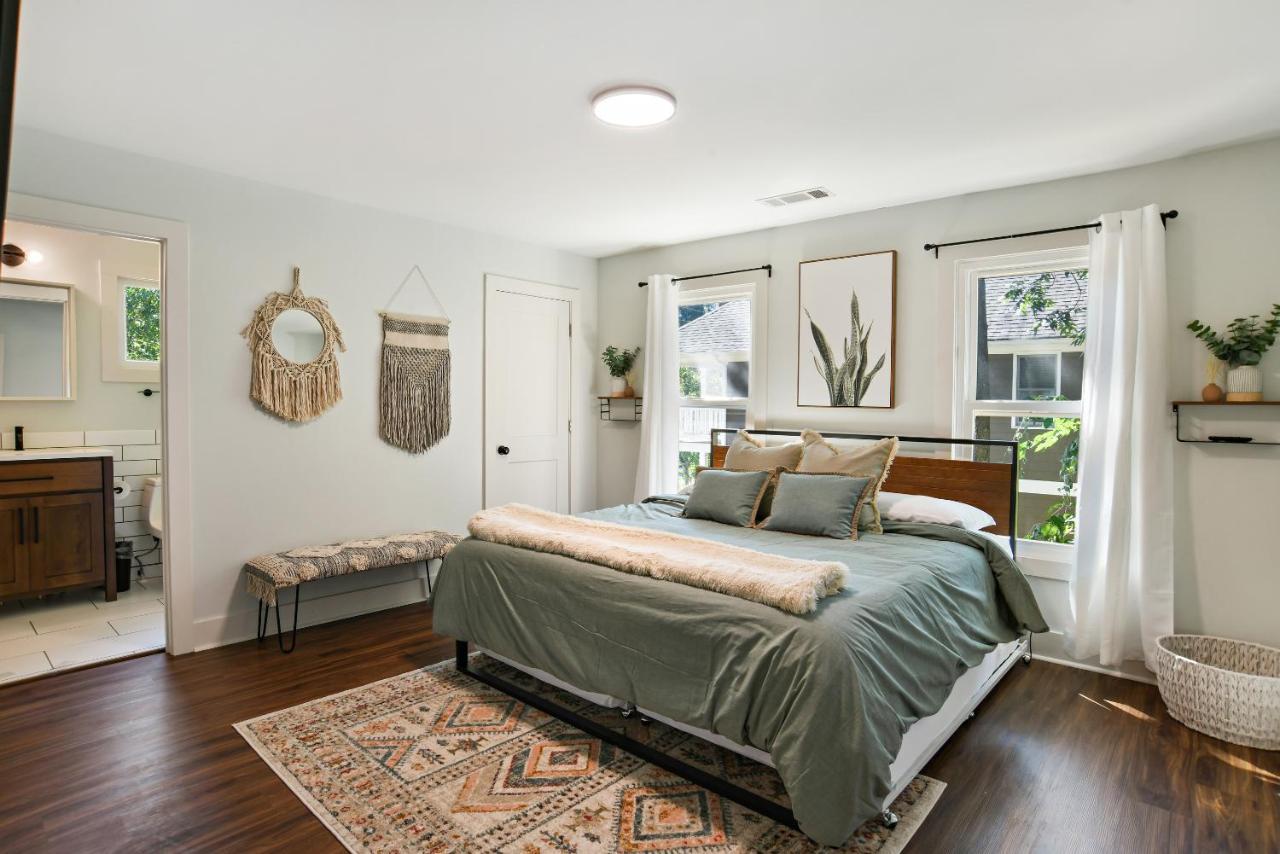 Sun Lit Modern Home With Good Vibes And Lots Of Coffee - Designedbydom Atlanta Exterior foto